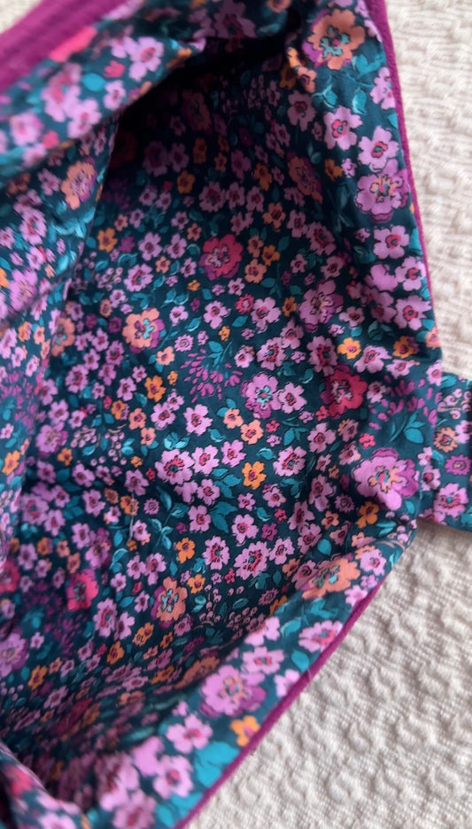 Protège Coran fuchsia, doublure fleurie 100% coton